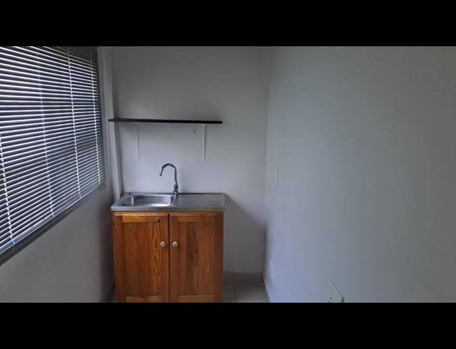 BUSINESS PROPERTY TO RENT IN NEWTON PARK